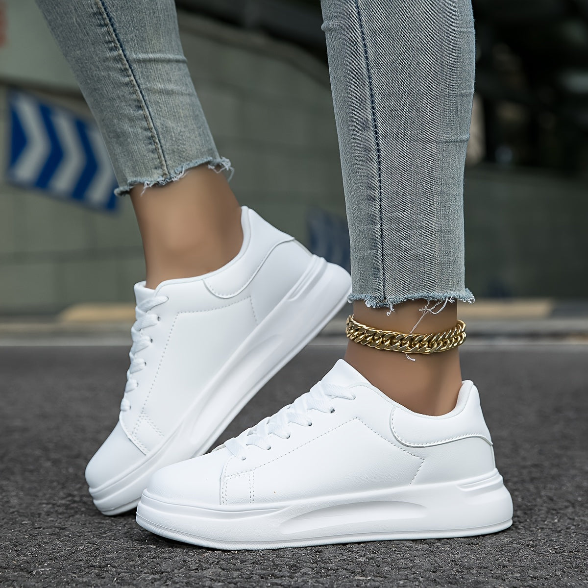 Women’s Clean Low-Top Platform Trainers – Lace-Up Everyday Sneakers